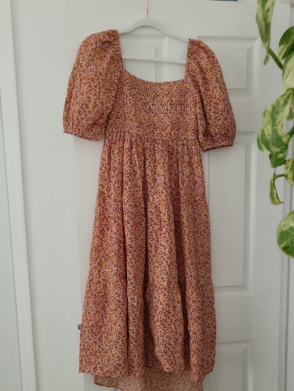 NWOT  Floral Print Smocked Dress